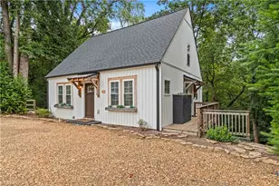 706 Elk Spur St, Elkin, NC 28621 - Photo 3