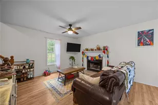 3902 Chucks Ct, Burlington, NC 27215 - Photo 9