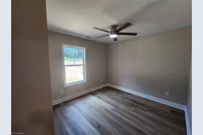 728 Central Falls Road, Asheboro, NC 27203 - Photo 13