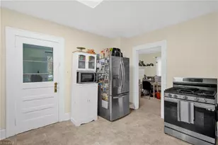 910 E Dayton Ave, High Point, NC 27262 - Photo 13