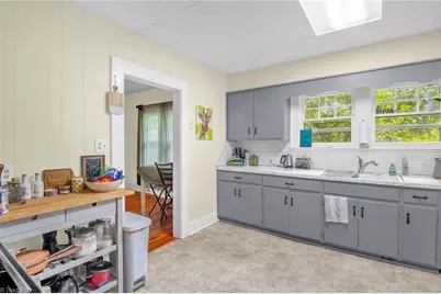 910 E Dayton Avenue, High Point, NC 27262 - Photo 15