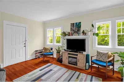 910 E Dayton Avenue, High Point, NC 27262 - Photo 7