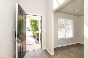 9 Foust Ct, Greensboro, NC 27405 - Photo 3