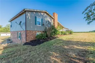 1013 Hobbie Horse Ln, Boonville, NC 28070 - Photo 3