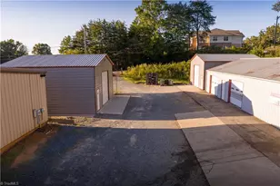 509 & 513 S Main St, King, NC 27021 - Photo 31