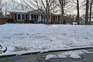 411 W Montcastle Dr, Greensboro, NC 27406 - Photo 3