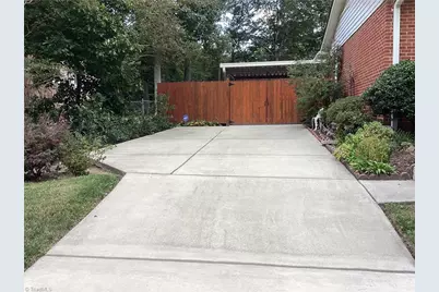 411 W Montcastle Drive, Greensboro, NC 27406 - Photo 31