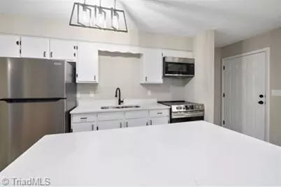 800 Arlington Street #D, Greensboro, NC 27260 - Photo 3