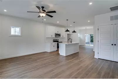 316 W Lee Avenue, Yadkinville, NC 27055 - Photo 5