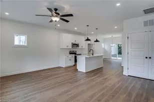 316 W Lee Ave, Yadkinville, NC 27055 - Photo 5