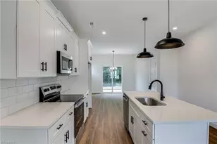 316 W Lee Ave, Yadkinville, NC 27055 - Photo 13