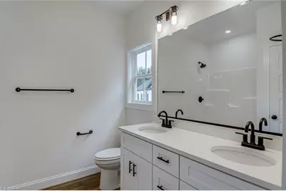 316 W Lee Avenue, Yadkinville, NC 27055 - Photo 23