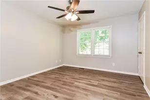 6313 Bonnybrook Ct, Greensboro, NC 27410 - Photo 13