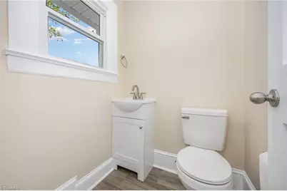 24 E Sunrise Avenue, Thomasville, NC 27360 - Photo 13