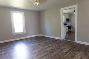 401 N 3rd Ave, Mayodan, NC 27027 - Photo 3