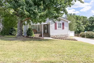 401 N 3rd Ave, Mayodan, NC 27027 - Photo 1