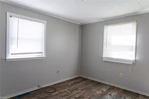 401 N 3rd Ave, Mayodan, NC 27027 - Photo 21