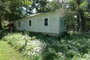 115 N Arlington Ave, Jonesville, NC 28642 - Photo 5