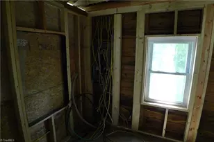 115 N Arlington Ave, Jonesville, NC 28642 - Photo 9