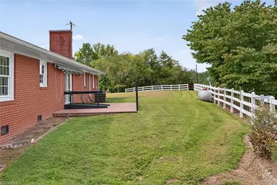 2587 Nc Highway 8, Danbury, NC 27016 - Photo 9