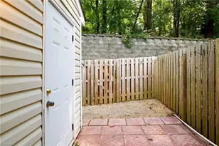 3714 Winborne Ln, Greensboro, NC 27410 - Photo 5