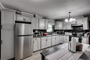 401 Uwharrie St, Asheboro, NC 27203 - Photo 9