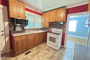 127 Young St, Elkin, NC 28621 - Photo 9