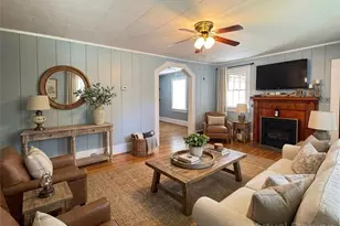 127 Young St, Elkin, NC 28621 - Photo 3