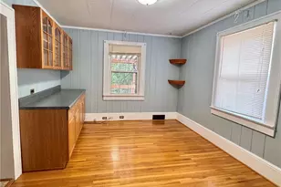 127 Young St, Elkin, NC 28621 - Photo 5