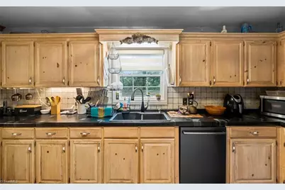 1973 Old Mountain Road, Thomasville, NC 27360 - Photo 15