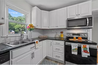 1015 Willowbrook Drive, Greensboro, NC 27403 - Photo 15