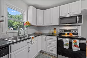 1015 Willowbrook Dr, Greensboro, NC 27403 - Photo 15