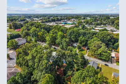 1015 Willowbrook Drive, Greensboro, NC 27403 - Photo 35