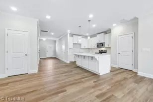 204 Oakdale Frst Ct, Jamestown, NC 27282 - Photo 3