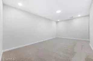 204 Oakdale Frst Ct, Jamestown, NC 27282 - Photo 23