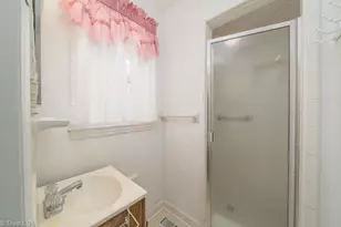 703 Oakhurst St, Kernersville, NC 27284 - Photo 15