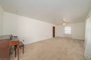 703 Oakhurst St, Kernersville, NC 27284 - Photo 5