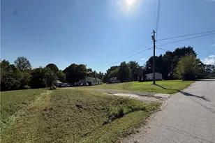 271 Meadowbrook Cir, Millers Creek, NC 28651 - Photo 21