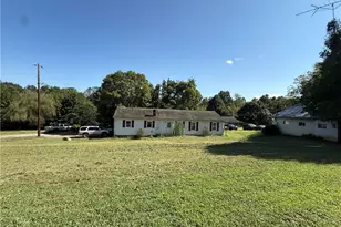 271 Meadowbrook Cir, Millers Creek, NC 28651 - Photo 23