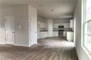 2806 Chillon Ct, Greensboro, NC 27407 - Photo 5