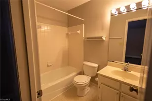 102 Wafco Ln, Greensboro, NC 27401 - Photo 9