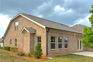 1097 Tulloch Ct, Burlington, NC 27215 - Photo 3