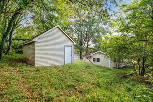 925 Harris St, Eden, NC 27288 - Photo 5