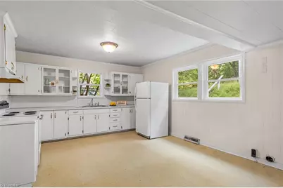 925 Harris Street, Eden, NC 27288 - Photo 21