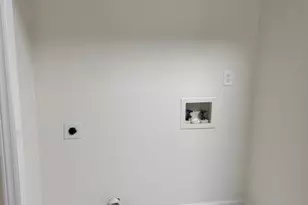 107 W McIver St, Zebulon, NC 27597 - Photo 9