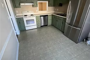 917 Shelby Dr, Greensboro, NC 27409 - Photo 5