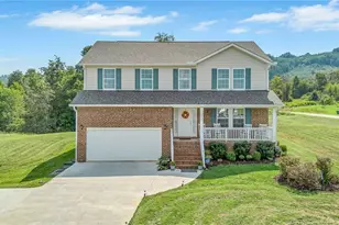 112 Oak Pointe Ln, Wilkesboro, NC 28697 - Photo 5