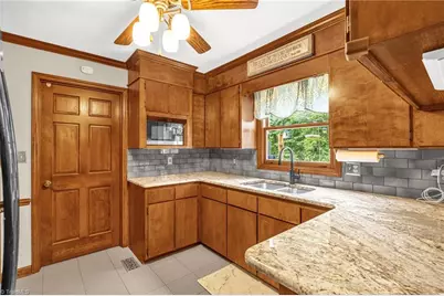 1020 Larkwood Court, Reidsville, NC 27320 - Photo 9