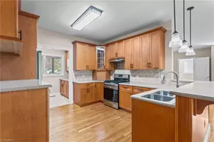 548 Little Creek Dr, Graham, NC 28253 - Photo 5