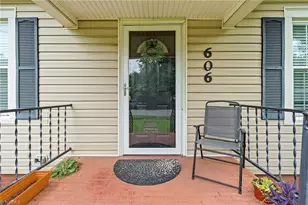 606 Cedar St, Eden, NC 27288 - Photo 5
